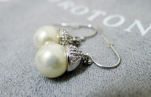 oroton pearl earrings